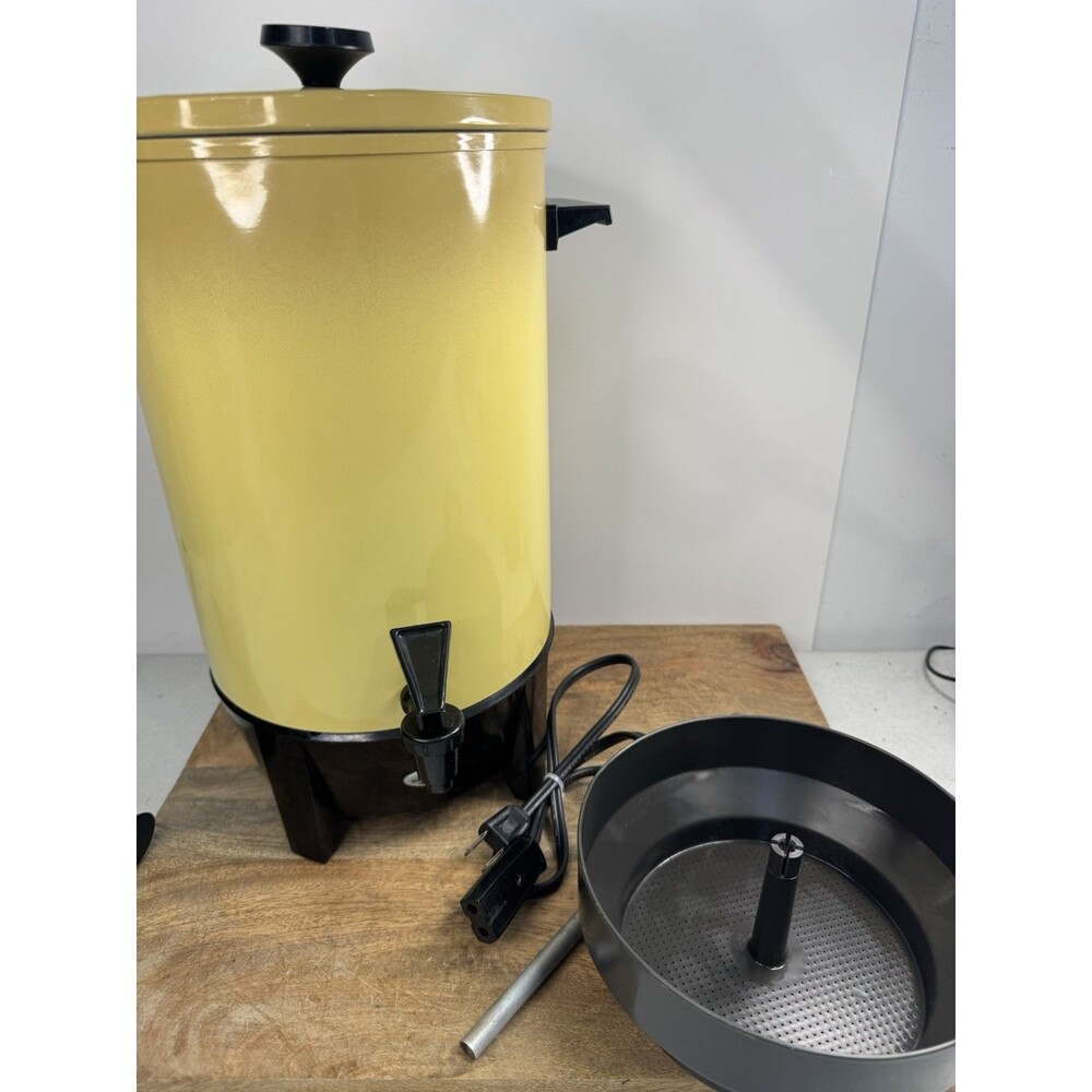 West Bend Harvest Gold Coffee Party Percolator Automatic 12 to 30 Cups Nice!